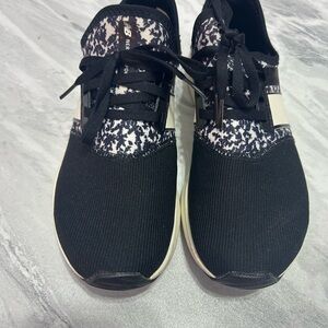 New Balance Women's Black Knit Lace-Up Sneakers